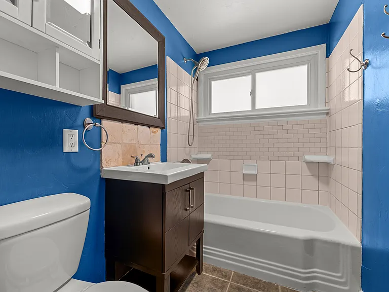 2140 Robin Dr — Photo 32