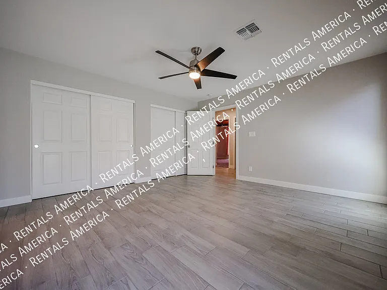 2902 W Straford Dr — Photo 30