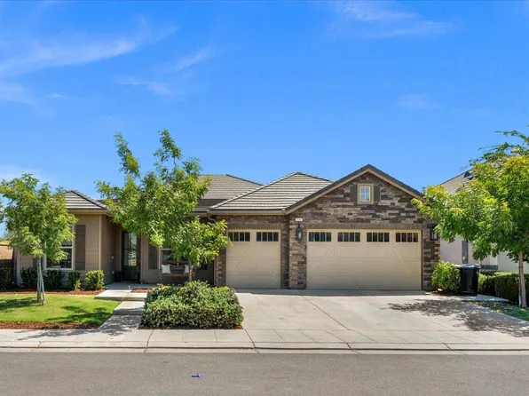 736 Ponderosa Way W, Madera, CA 93636