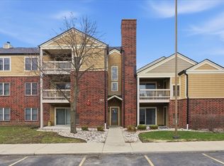 202 Glengarry Dr APT 206, Bloomingdale, IL