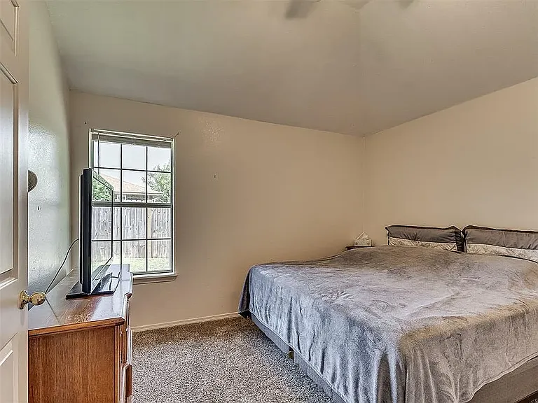 1325 White Oak Rd — Photo 7
