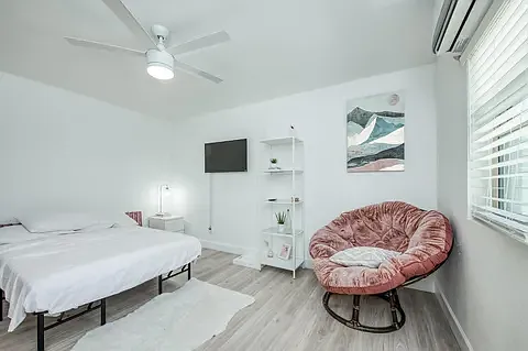 805 N Echo Ave — Photo 16
