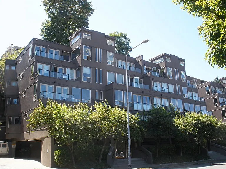 2111 Westlake Ave N #201 — Photo 3