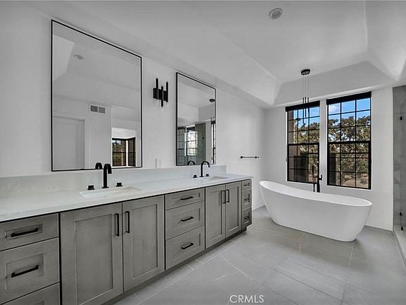 3rd image of 19 Sea Cove Ln #1