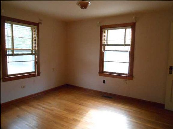 5th image of 1930 22nd Avenue Hts