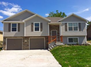 711 Emerson Dr, Belton, MO 64012