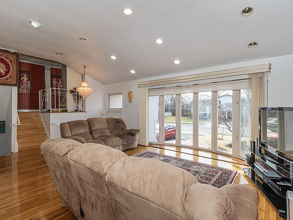 4th image of 189 Forest Dr