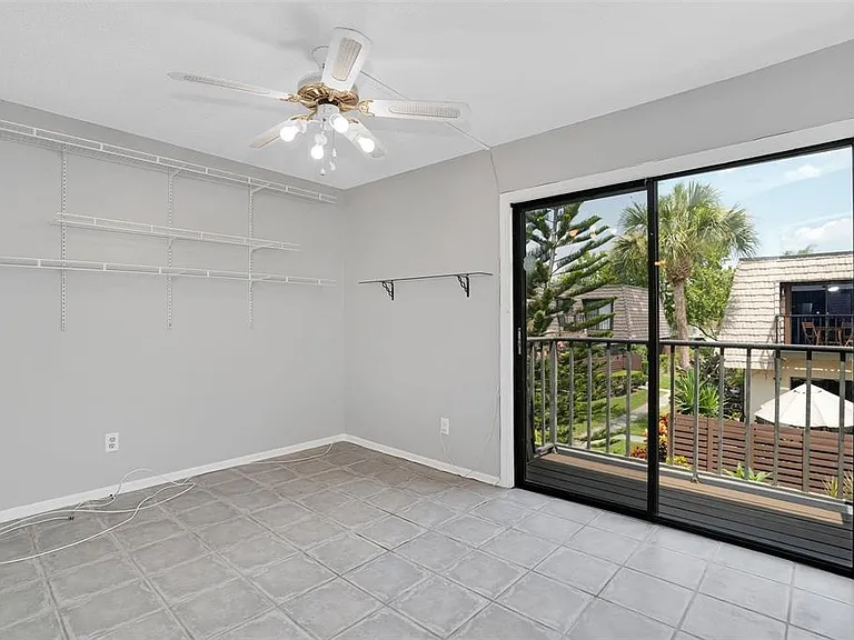 15217 W Pond Woods Dr — Photo 35