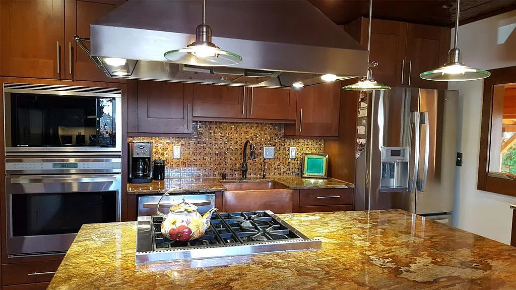 2 bed, 1100 sqft, $2,975 — Photo 2