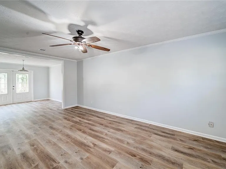 280 Winding River Dr #B — Photo 5