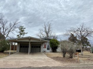607 E June St, Alpine, TX 79830