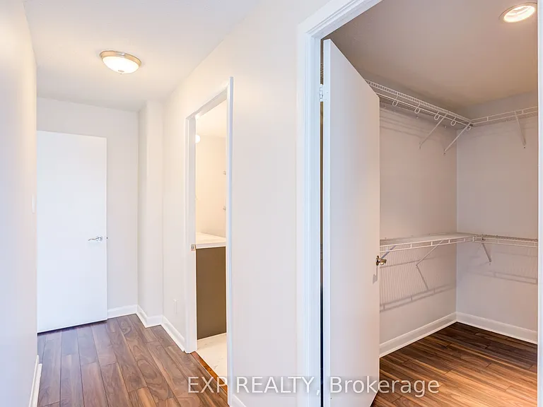 210 Victoria St #Penthouse 09 — Photo 30