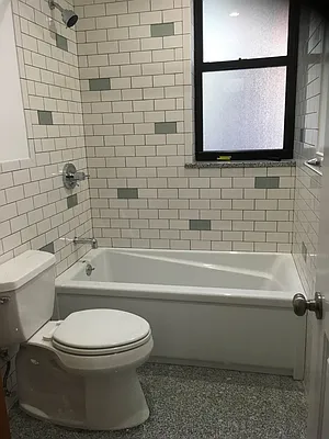 Rented by Halvatzis Realty | media 4