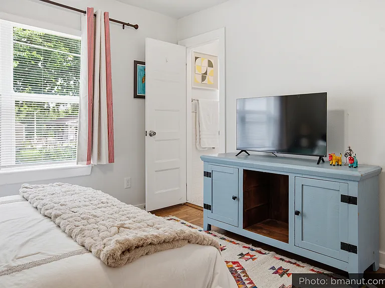 321 N Xenophon Ave — Photo 29