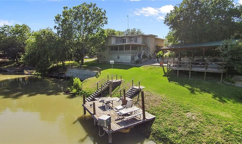 1st image of 146 Vista Dr