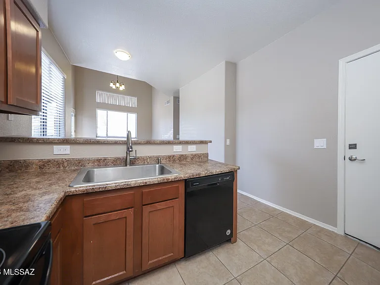 4061 N Weimer Pl #26 — Photo 9