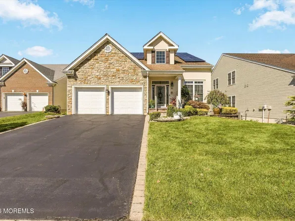 10 Salter Court, Manalapan, NJ 07726