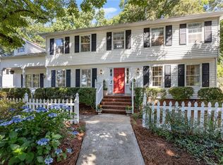 903 Fairgreen Rd, Greensboro, NC 27410