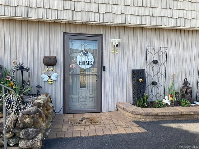 43 Headline Rd — Photo 1