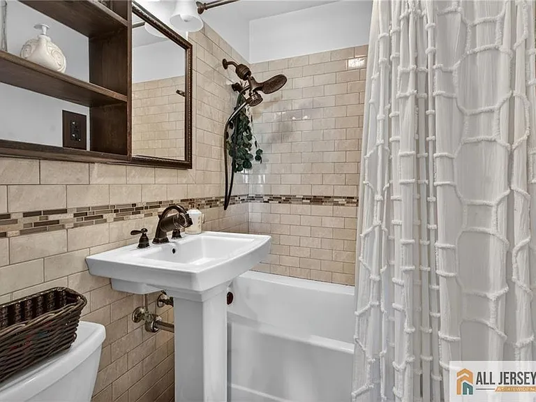 177 Midfield Rd — Photo 10