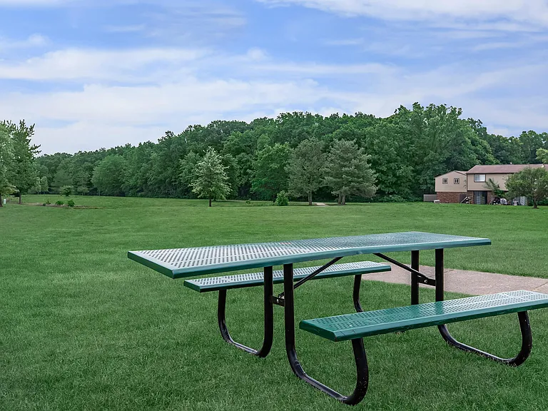 Oaks at Hampton — Photo 10