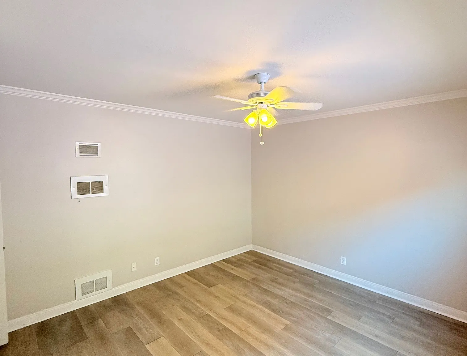 206 W Yanonali St — Photo 4