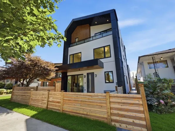 3018 E 19th Ave #1, Vancouver, BC V5M 2S9