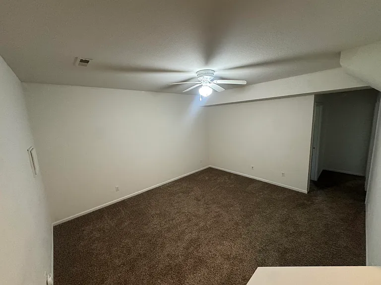 3410 E Saint Charles Rd — Photo 12