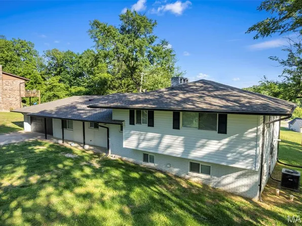 1859 Lakeshore Dr, Cape Girardeau, MO 63701