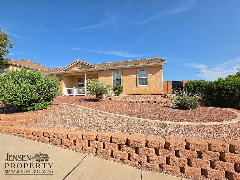 2055 E 180 South Cir — Photo 3