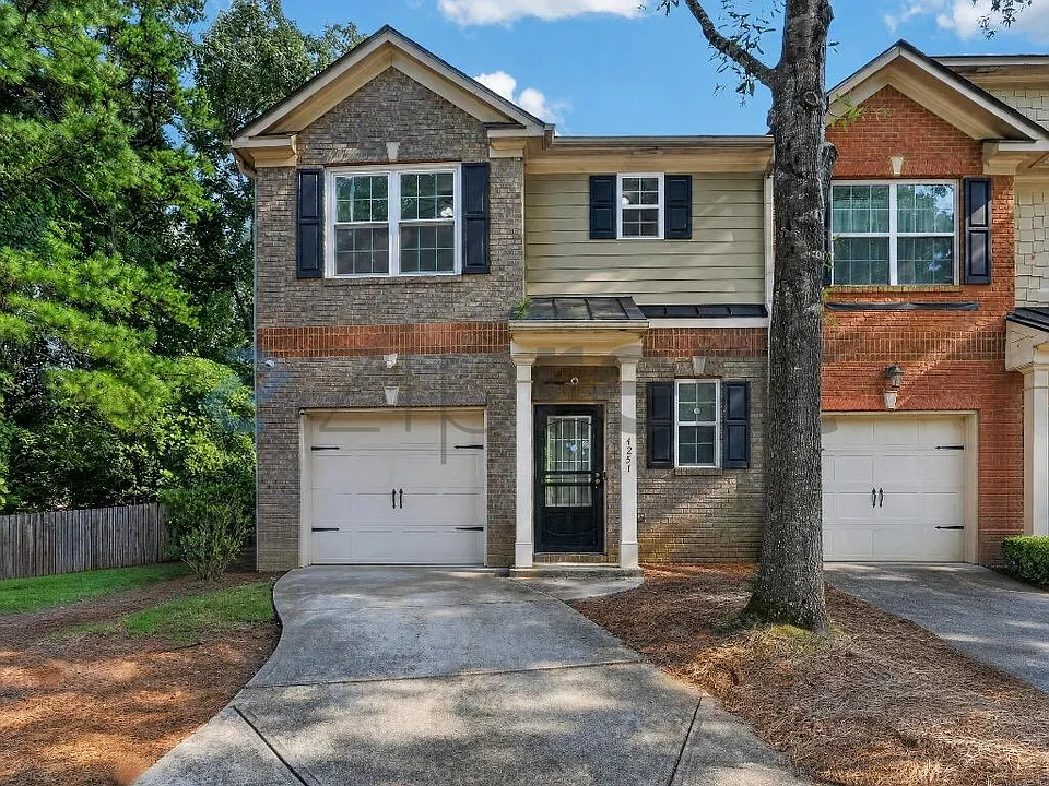 4251 Youngstown Cir