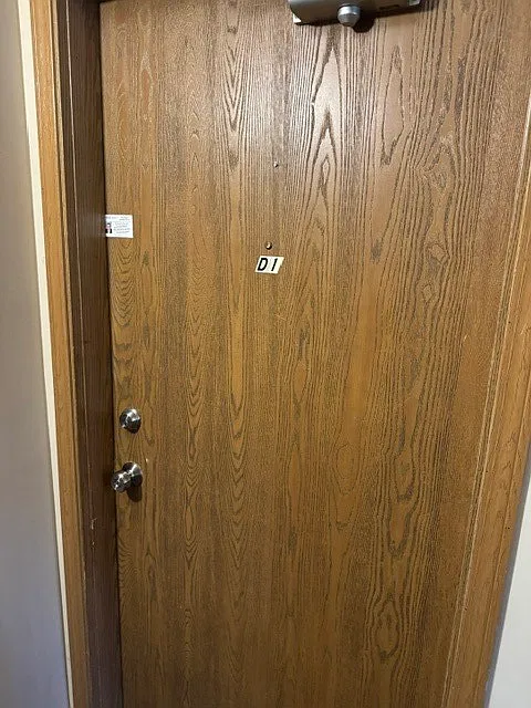 2 bed, 900 sqft, $1,995 — Photo 2