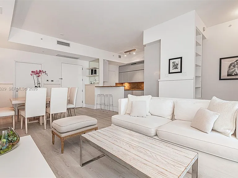 50 S Pointe Dr #1804 — Photo 20