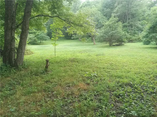 138 Saint John Rd, Slippery Rock, PA 16057