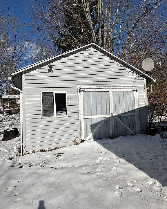 2nd image of 3478 Maple Dr