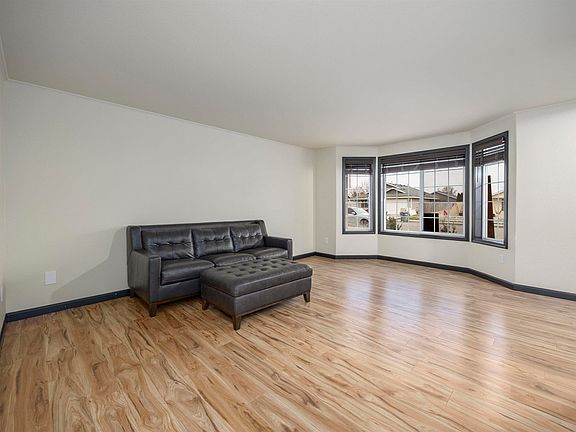 4th image of 7611 Thetis Dr