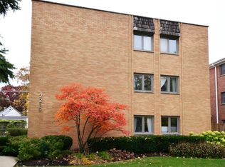 2219 Central St APT 2A, Evanston, IL 60201