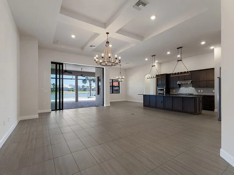 712 Sigsbee Loop — Photo 7