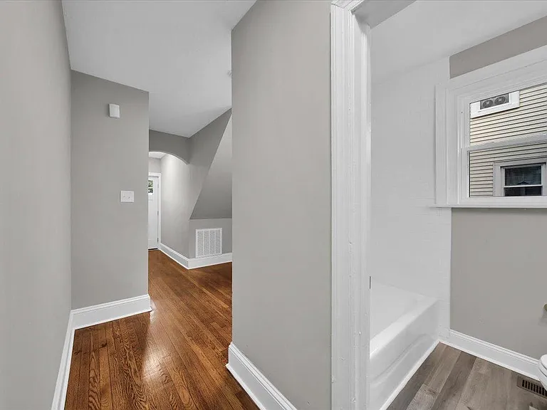 Hallway/Bathroom