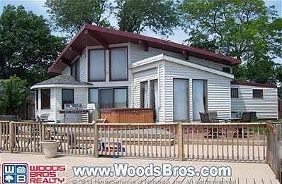 1st image of 462 W Lakeshore Dr