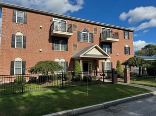 968 Geraldine St UNIT 2C, New Bedford, MA 02740