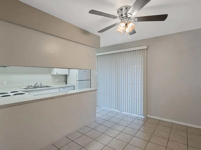 Barclay Apartments - ASK ABOUT OUR SPRING MOVE-IN SPECIAL TODAY! — Photo 25