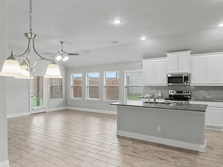 426 Oleander Dr — Photo 5