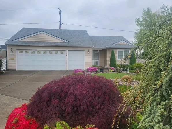 2195 Heather Way, Woodburn, OR 97071