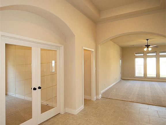 5th image of 2814 Naples Park Ln