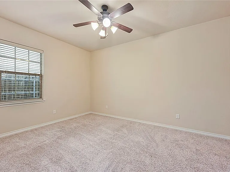 128 Kimber Ln — Photo 10