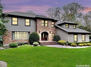 3 Tree Top Ter, Smithtown, NY 11787