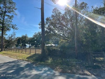 735 Highland Dr, Biloxi, MS, 39532