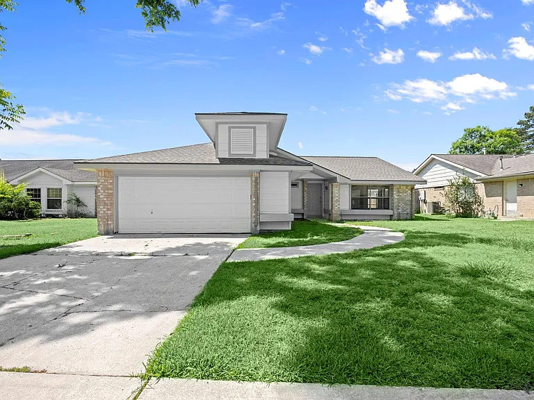 7415 Creekfield Dr — Photo 3