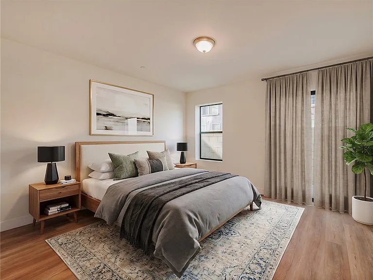 11510 Emelita St — Photo 4